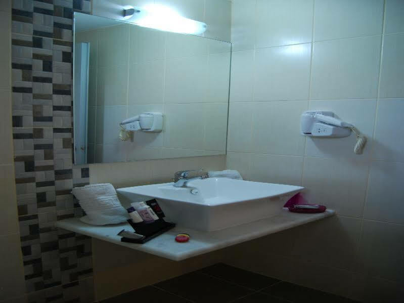 Artemis Aparthotel