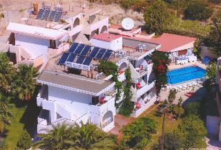 Artemis Aparthotel 3*
